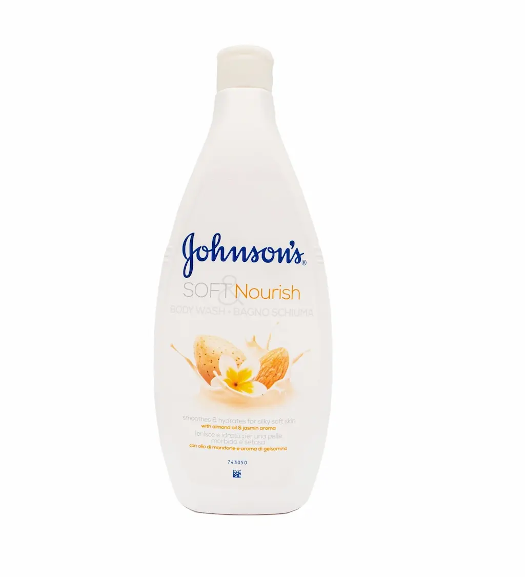 شامپو بدن حاوی روغن بادام و گل یاس برند جانسون Johnson’s